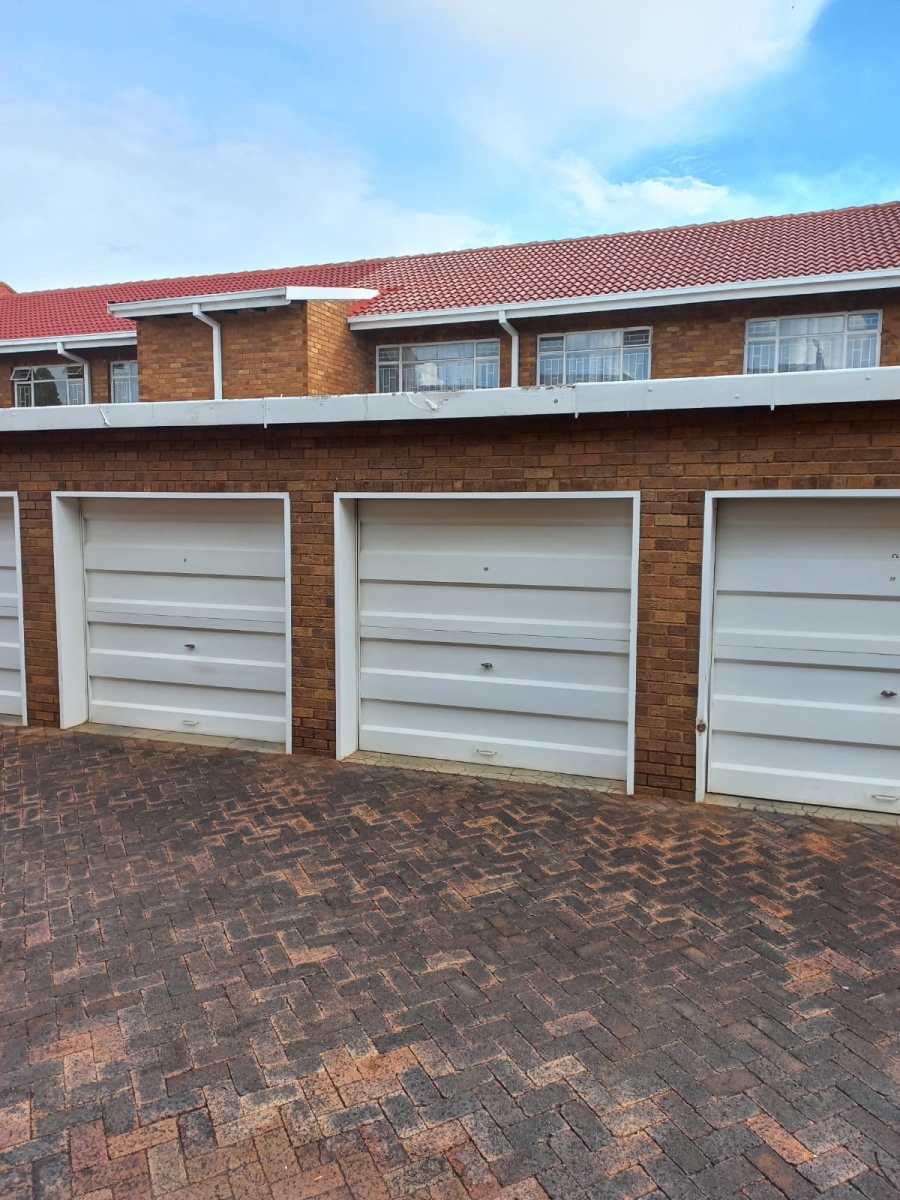 2 Bedroom Property for Sale in Potchefstroom North West